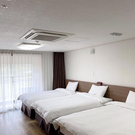 Hi Jeju Hotel Екстериор снимка