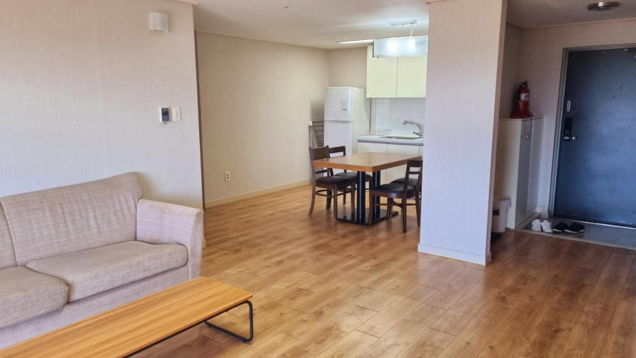 Hi Jeju Hotel Екстериор снимка