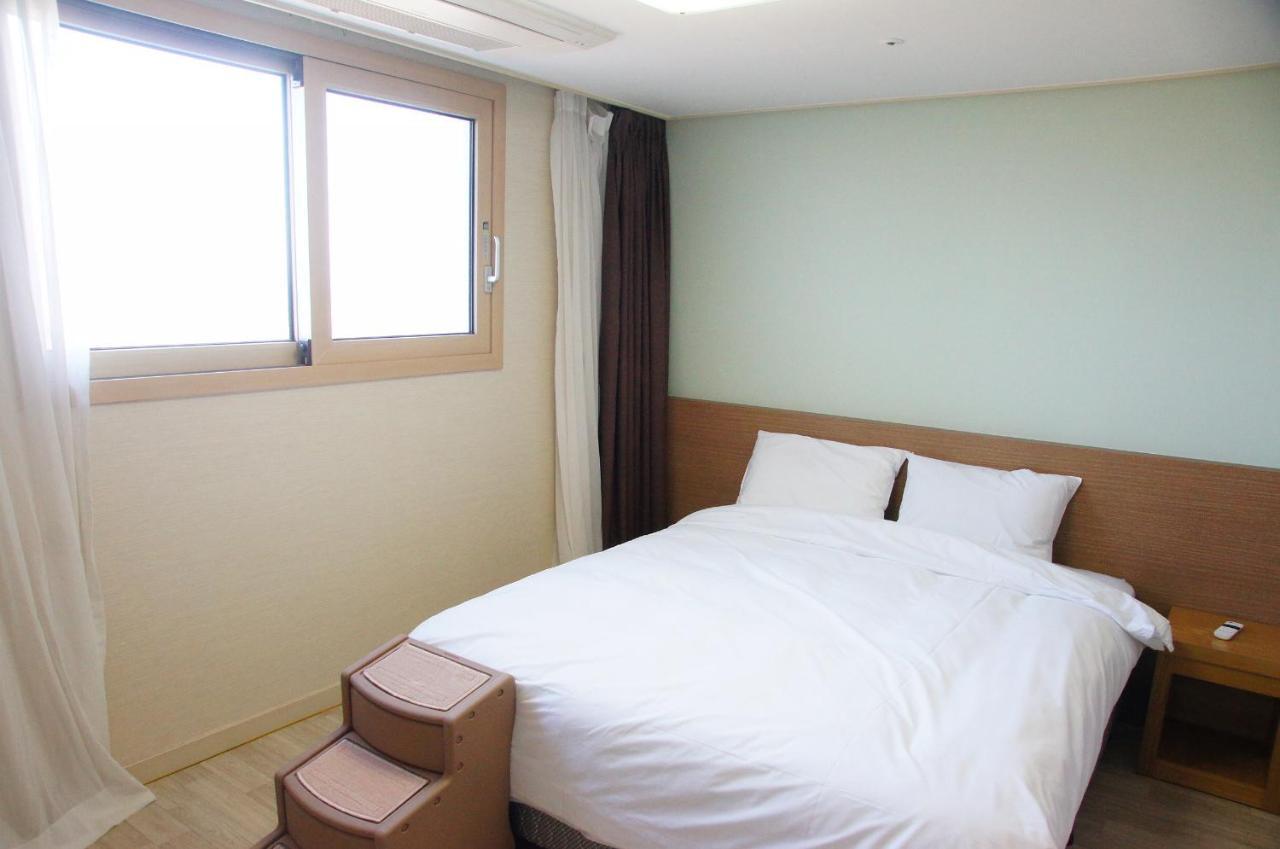 Hi Jeju Hotel Екстериор снимка