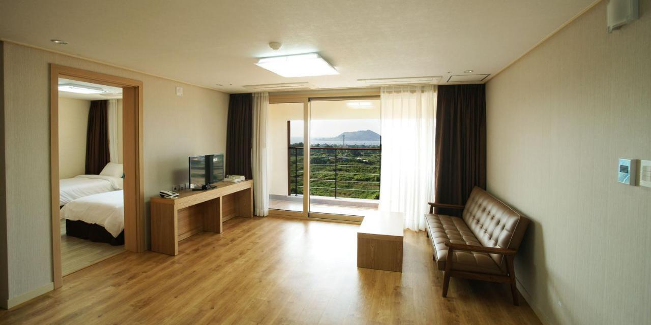 Hi Jeju Hotel Екстериор снимка