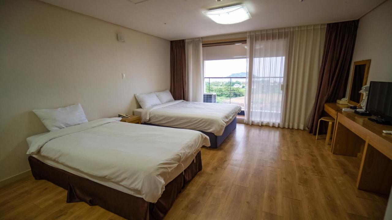 Hi Jeju Hotel Екстериор снимка
