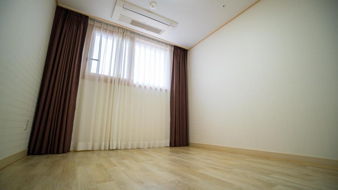 Hi Jeju Hotel Екстериор снимка