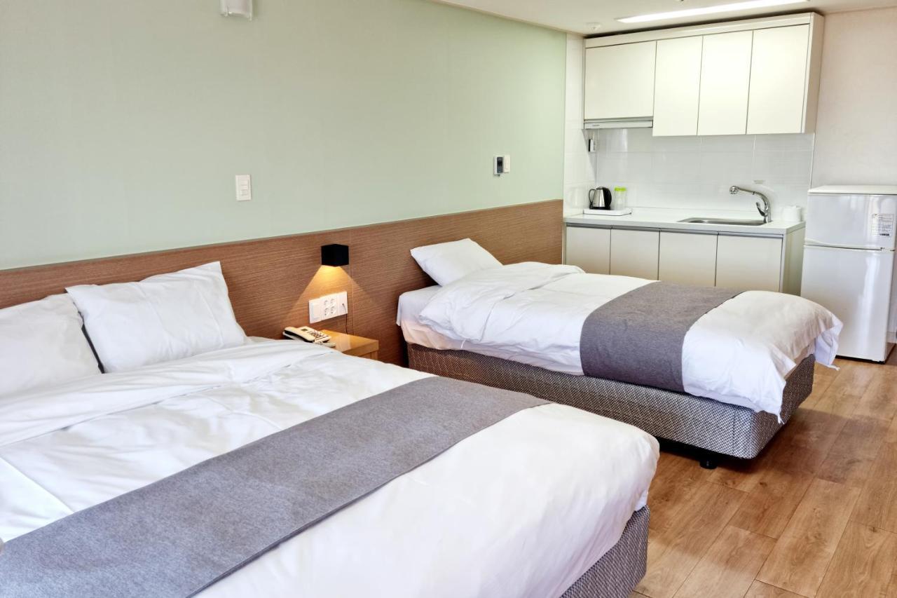 Hi Jeju Hotel Екстериор снимка