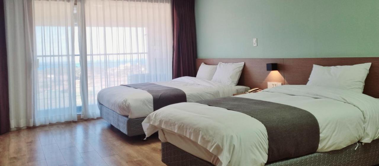 Hi Jeju Hotel Екстериор снимка