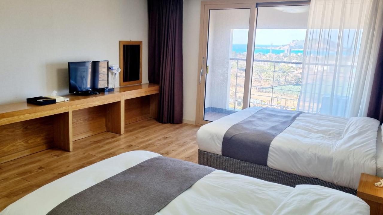 Hi Jeju Hotel Екстериор снимка