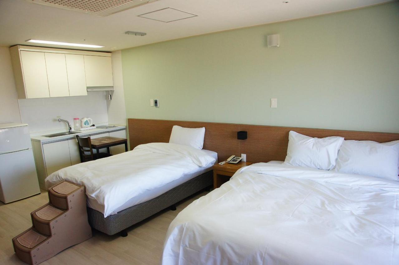 Hi Jeju Hotel Екстериор снимка