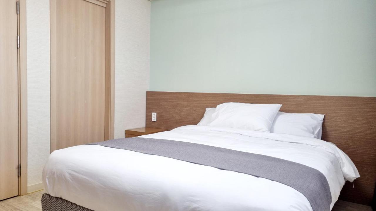 Hi Jeju Hotel Екстериор снимка