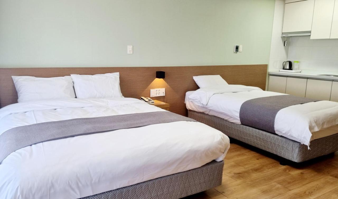 Hi Jeju Hotel Екстериор снимка