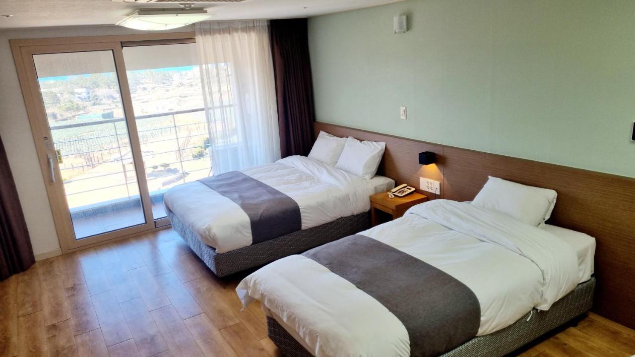 Hi Jeju Hotel Екстериор снимка