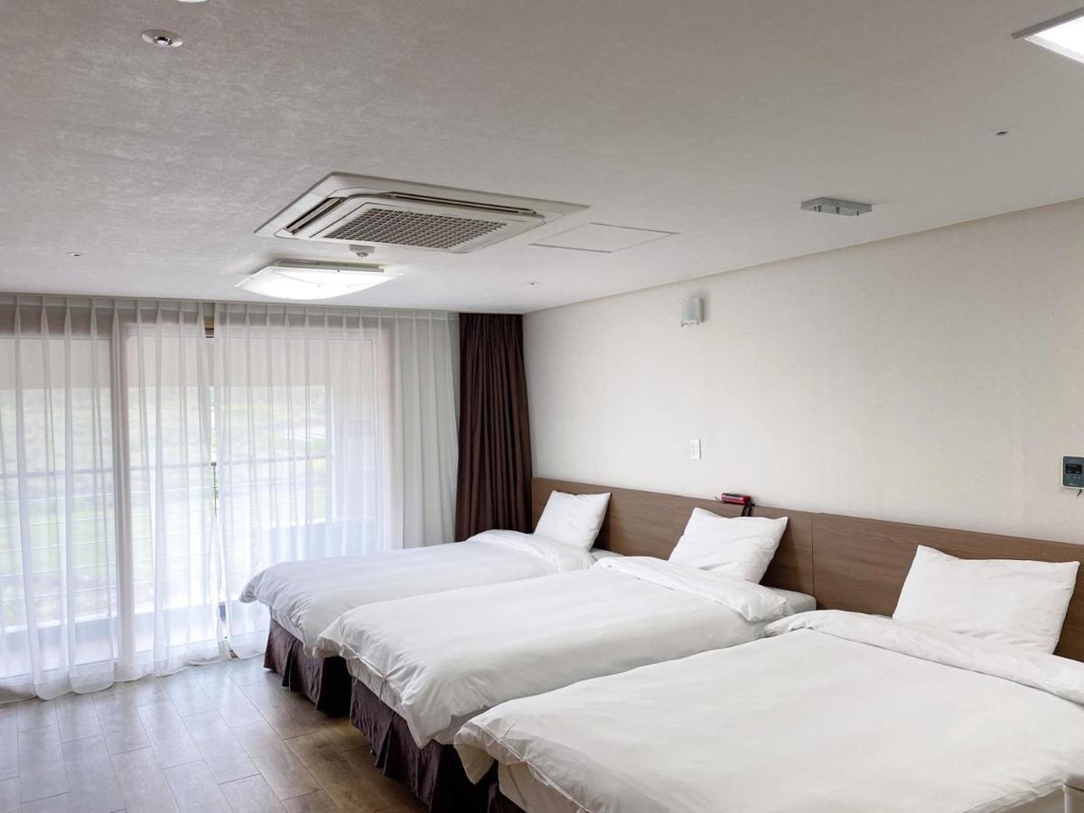 Hi Jeju Hotel Екстериор снимка