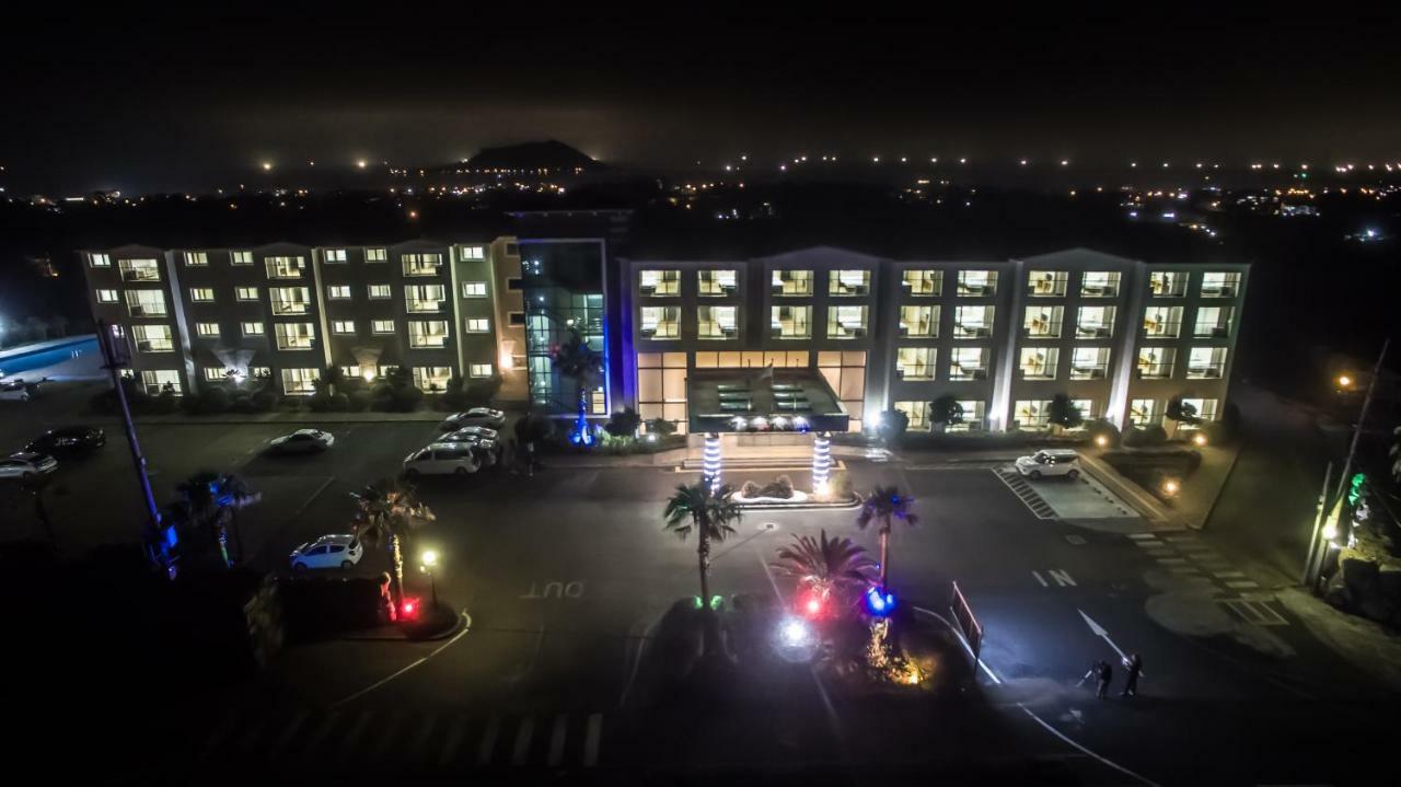 Hi Jeju Hotel Екстериор снимка
